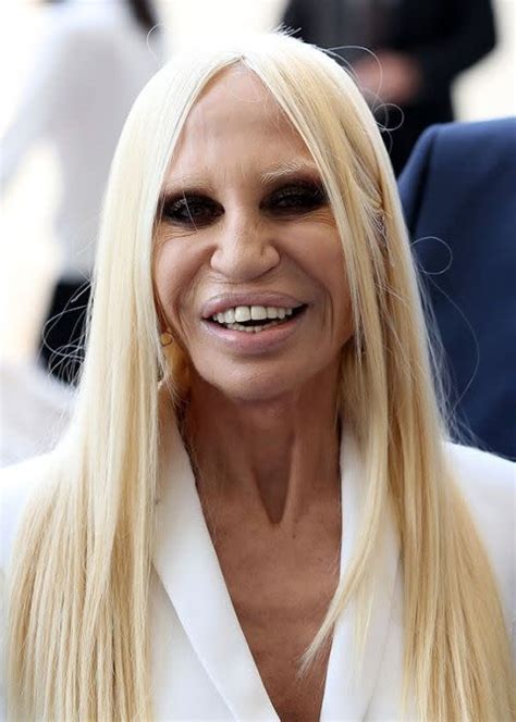 donatella versace peso e altezza|what happened to donatella versace's face.